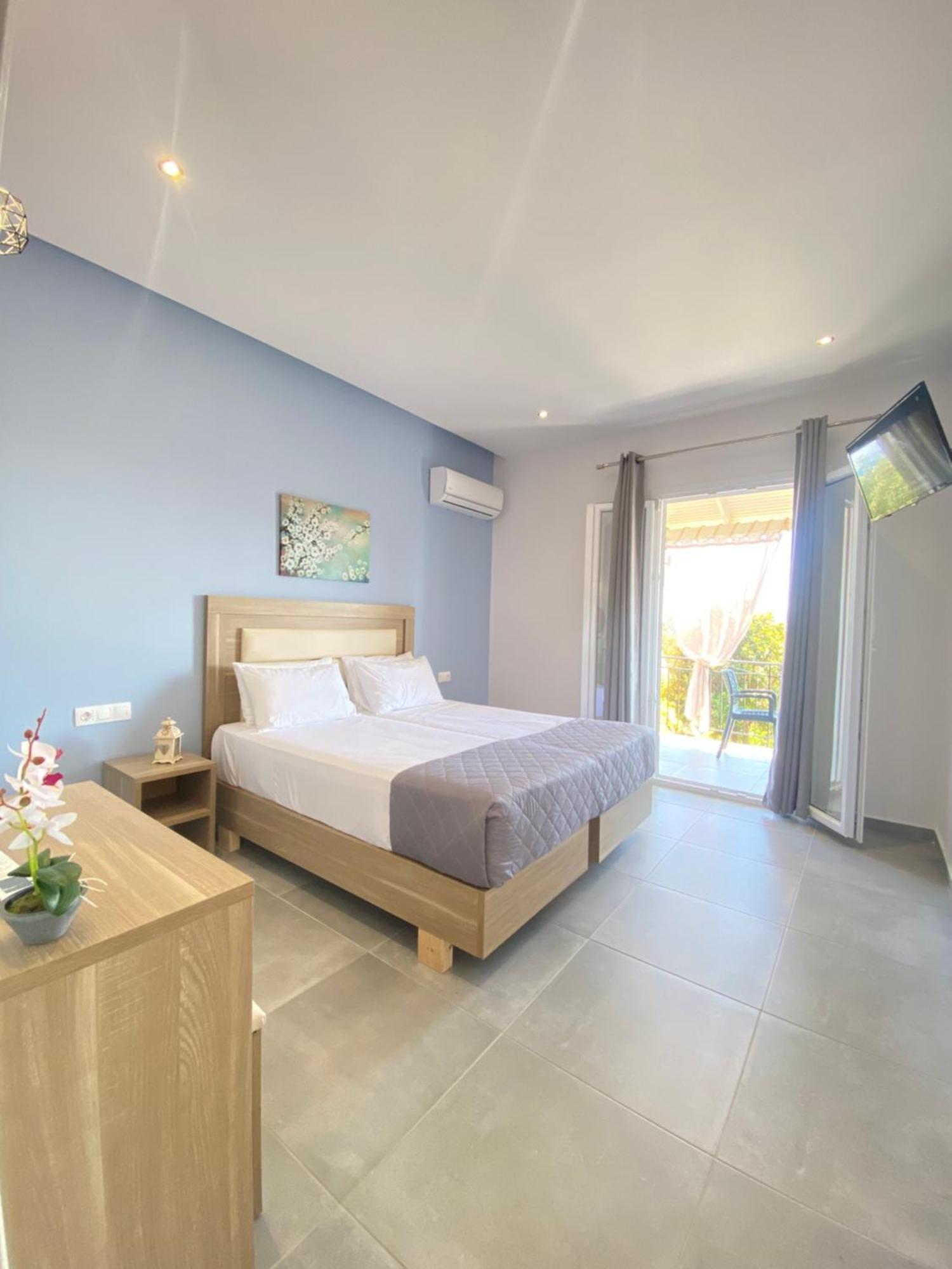 Paradiso Hotel Sea View And Pool Suites Ipsos Corfu Exterior photo